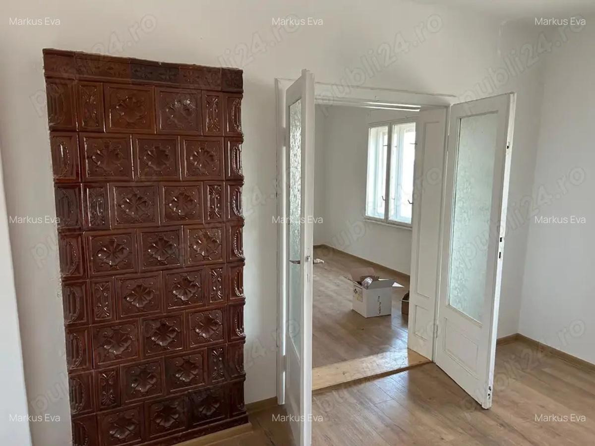 Vand casa cu etej in Episcopia - 1