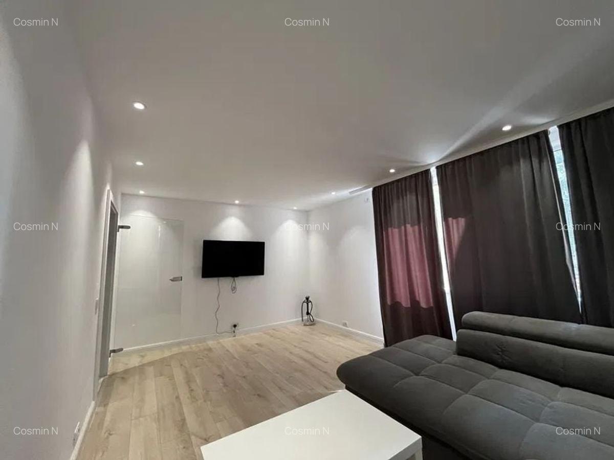 Metrou 1 Decembrie Decomandat 3 Camere - 2