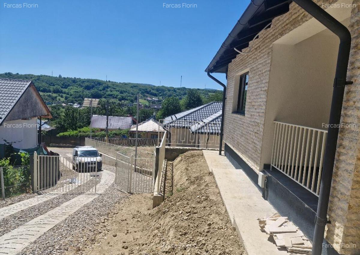 Casa parter Margineni - 3