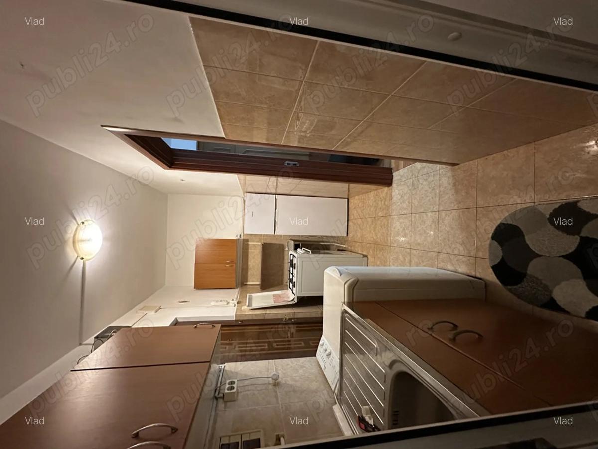 Inchiriez Garsoniera 24mp in zona Piata Tractorul , et.1 - 5