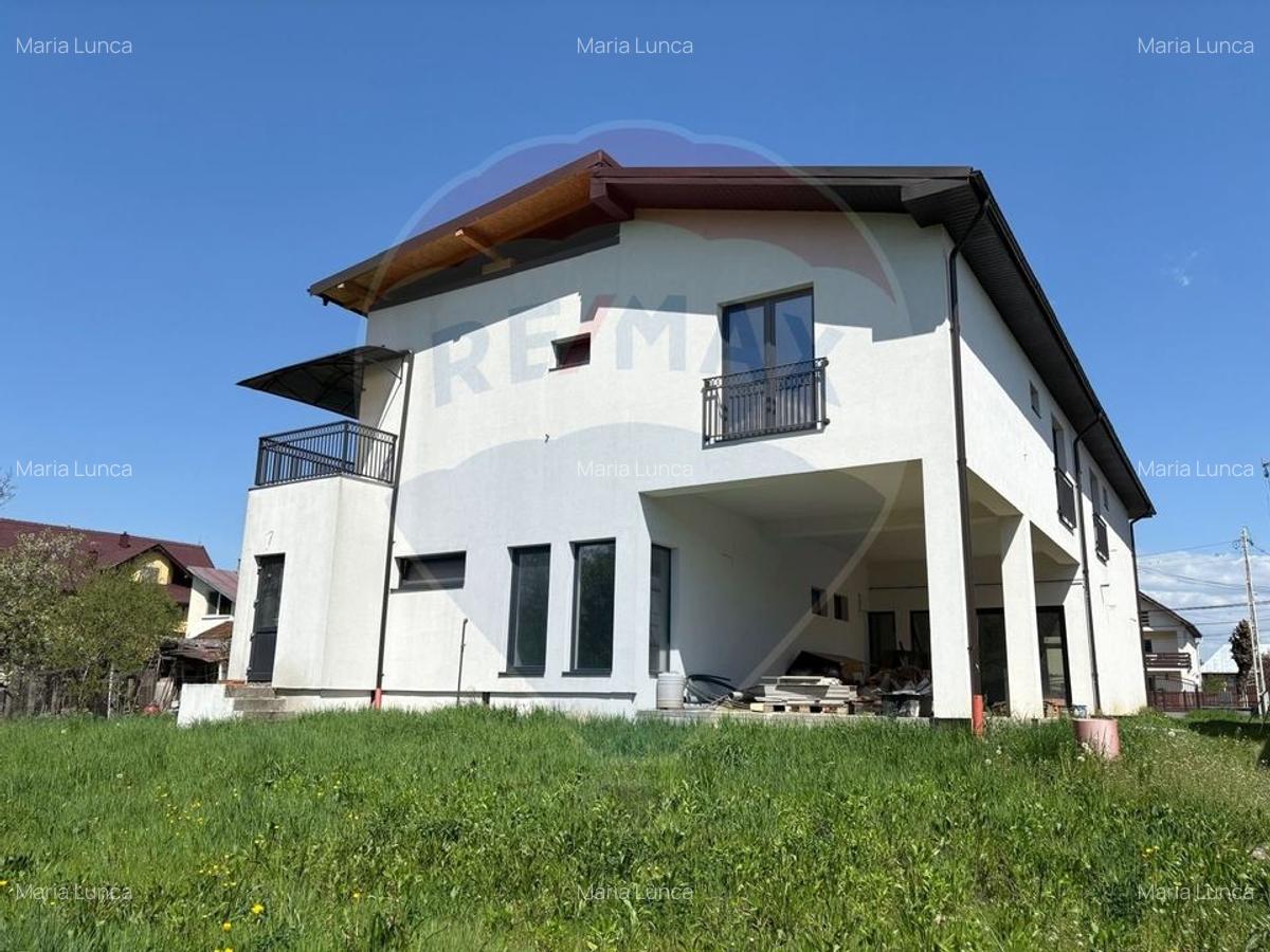 Casa / Vila cu 8 camere de vanzare in zona Sud-Est - 2