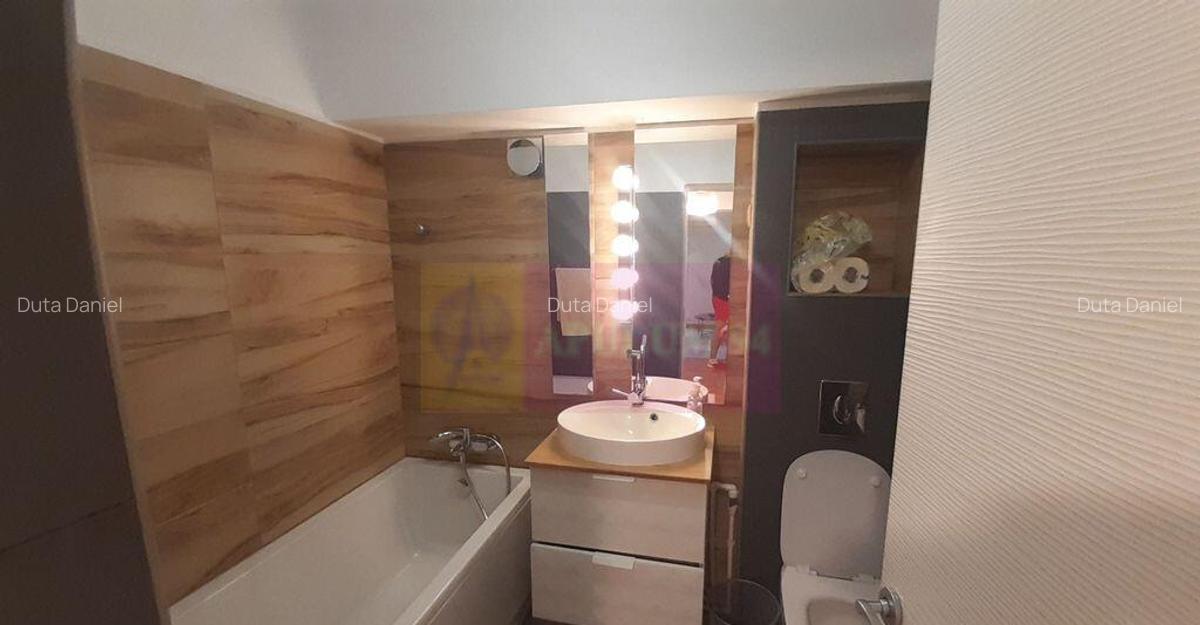 Apartament Ultracentral Pia?a Romana Etajul 1 - 8