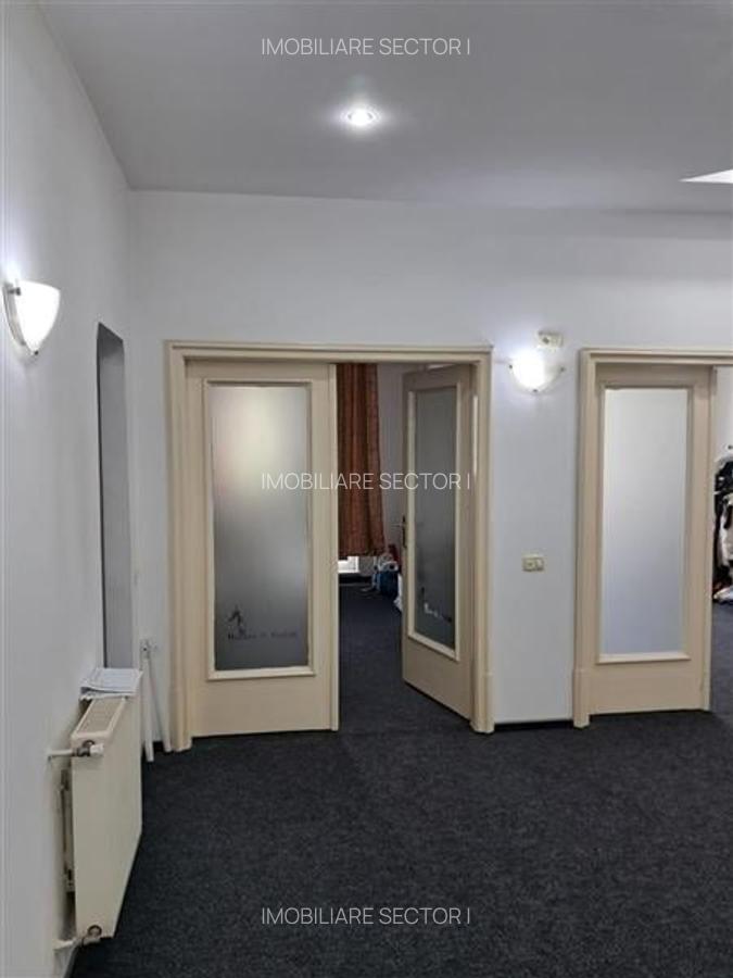 Apartament cu 4 camere decomandat în P-ța Victoriei - 1