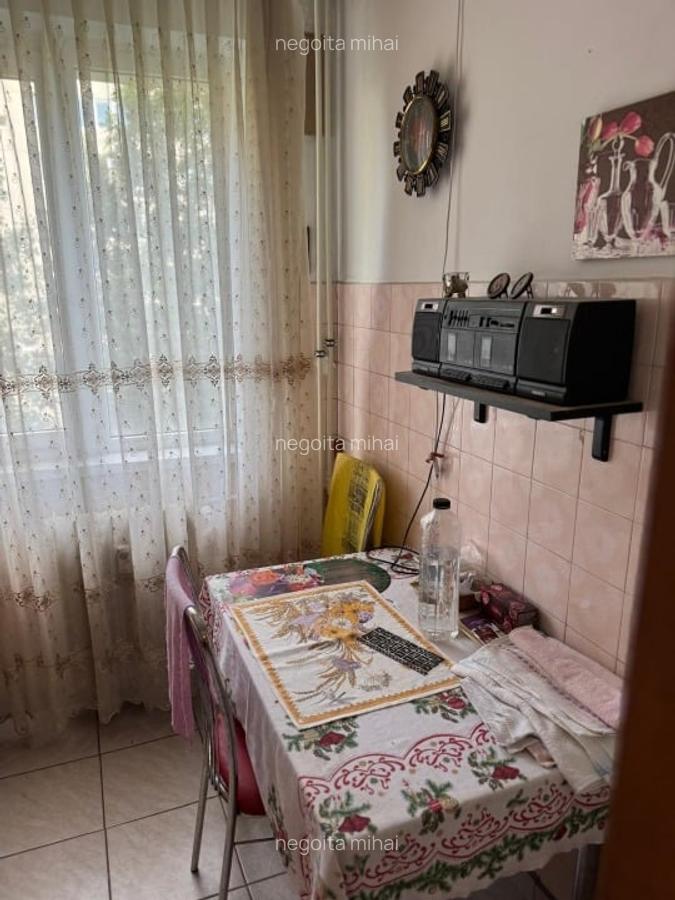 Apartament cu 3 camere semidecomandat în Obor - 2