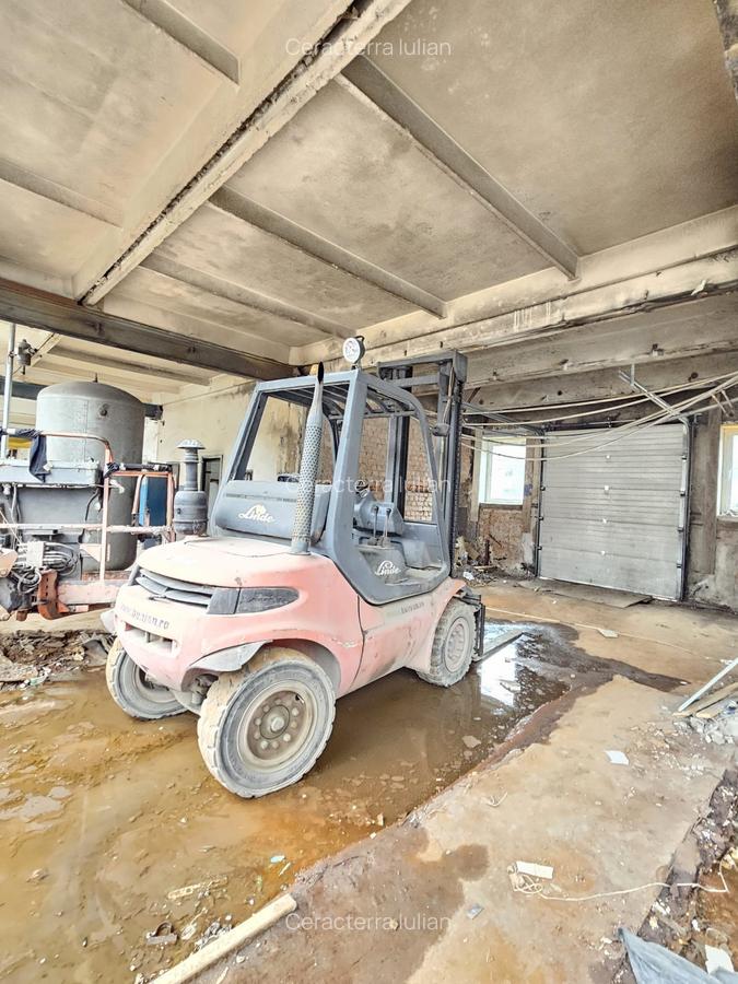 Spatiu 3 hale si birouri in zona Coresi # Spatii comerciale RoBU - 8