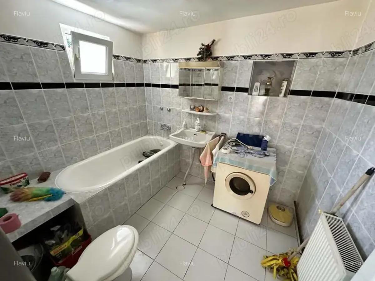 Vand sau schimb Casa P+Et+M -zona Piata Mare Str Bujorului - 9