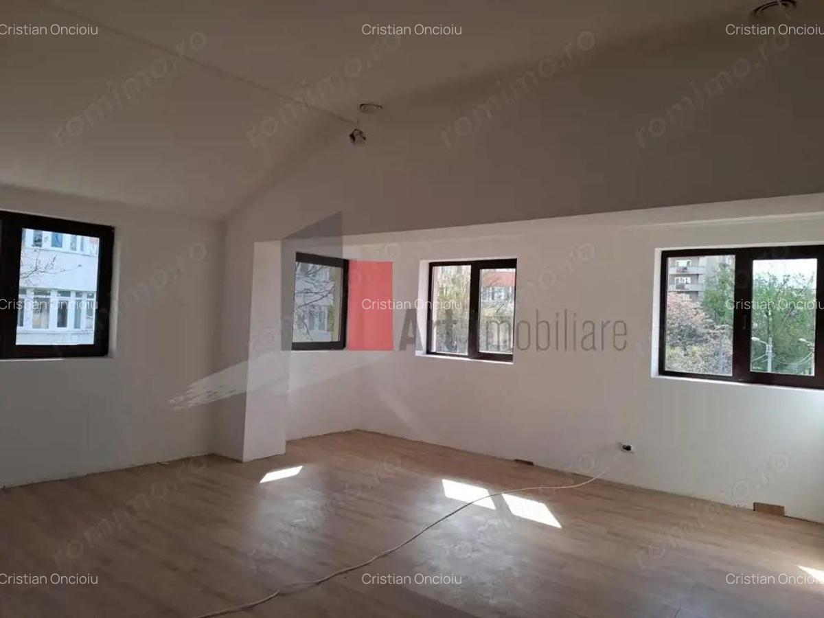 Spatiul CAMBIANT , spatiu in vila, intrare separata - 7