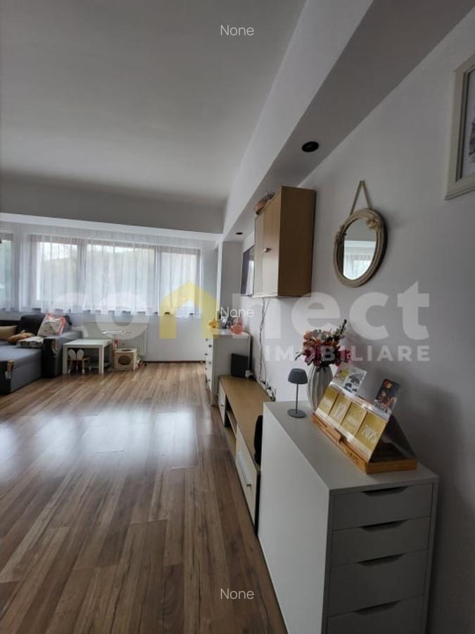 Apartament de 2 camere, semidecomandat, cu parcare. - 19