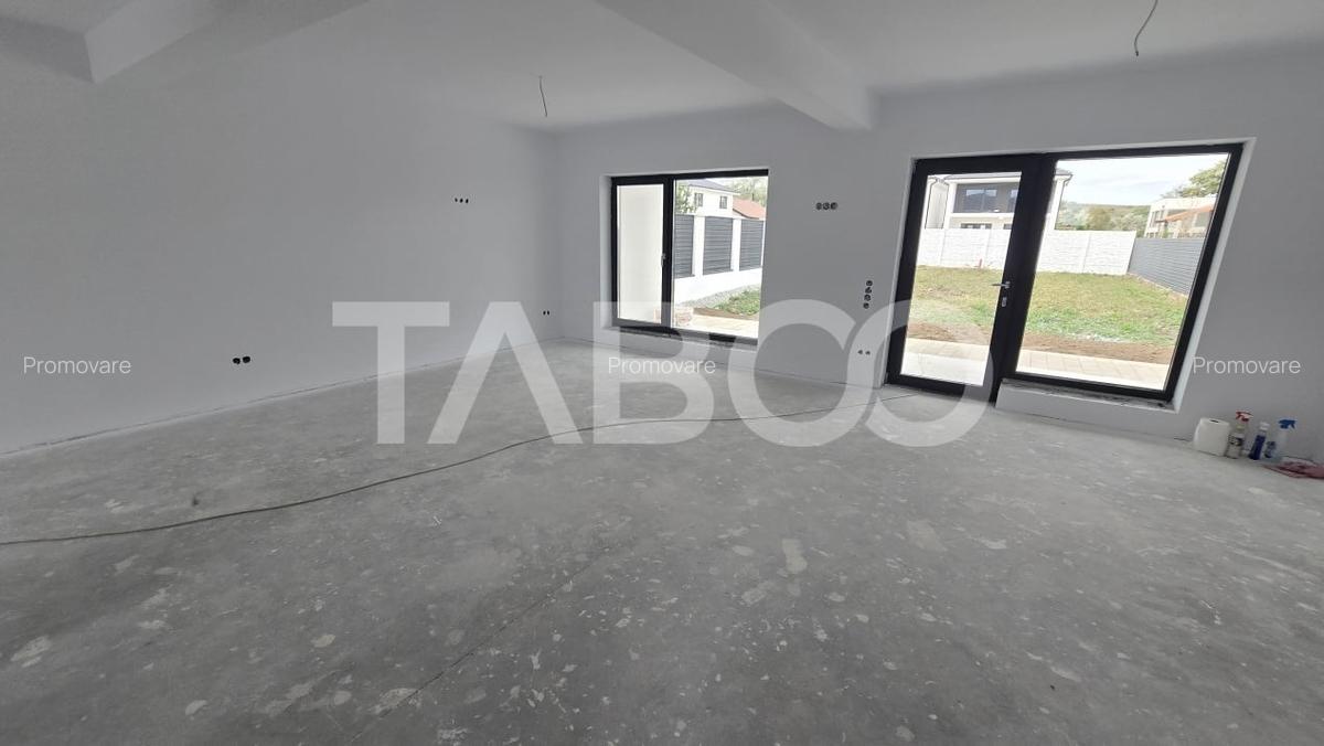 Duplex de vanzare 380mp teren liber 4 camere 2 bai 2 parcari Selimbar - 9