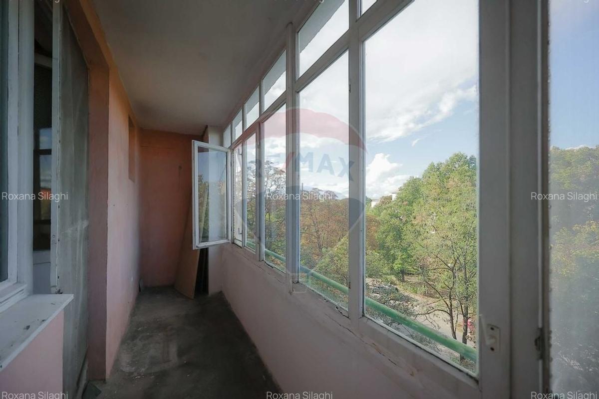 Apartament cu 3 camere de vanzare, zona Rogerius - 12