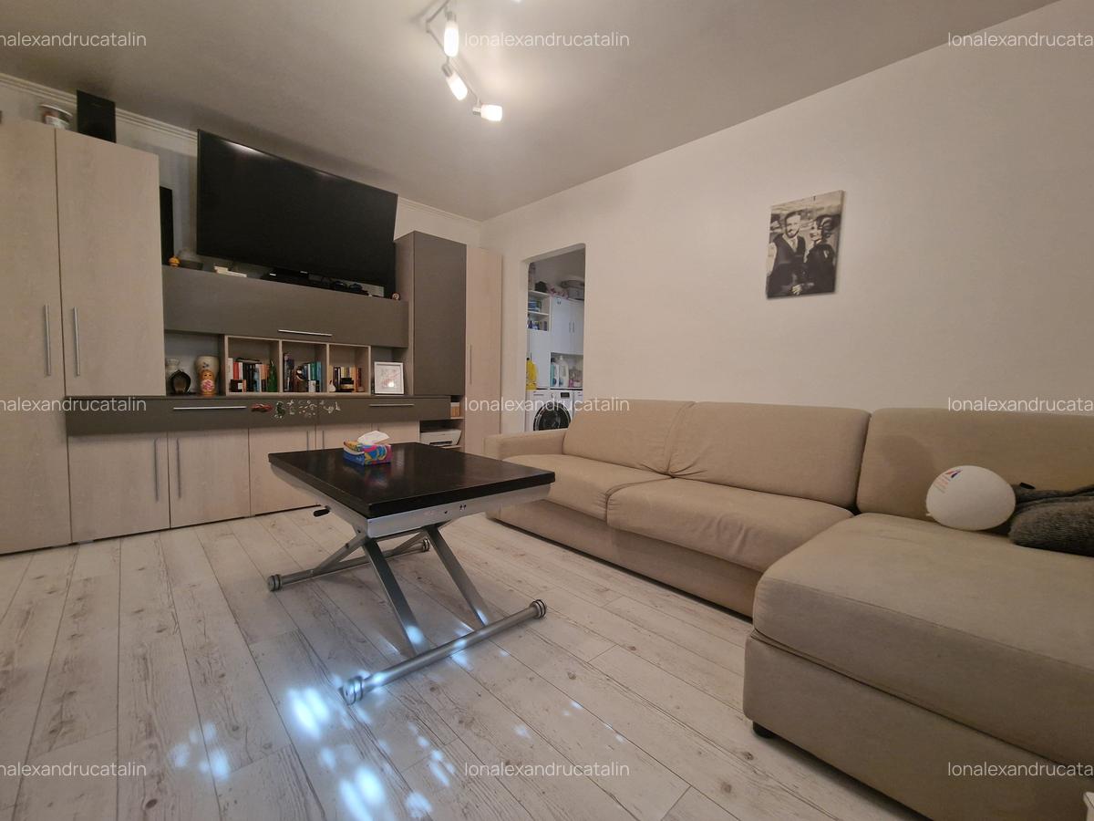 Centru(Consulatul Turc)- 3 camere mobilat-utilat, parcare, etaj 3/4 -120.000e - 4
