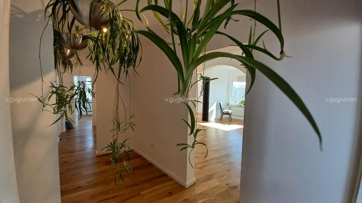 Penthouse 4 camere ultracentral, 125 mp, balcon panoramic, vedere Casa Poporului - 3 Penthouse 4 camere ultracentral, 125 mp, balcon panoramic, vedere Casa Poporului - 3