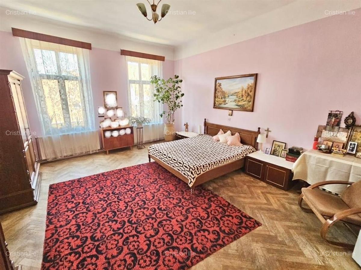 Investitie, Apartament Rar cu 6 Camere / Curte Privata | Centrul Istoric/ COMISI - 11