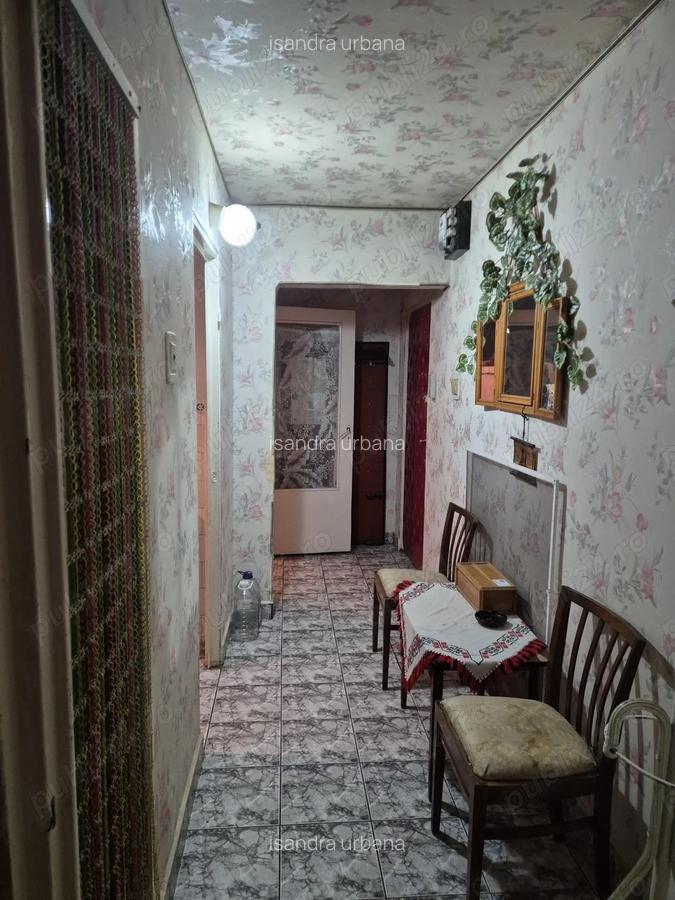 Vanzare Ap. 3 cam. , Zona Vlaicu - Poetului , Et.2 , LA PRET REDUS - 15