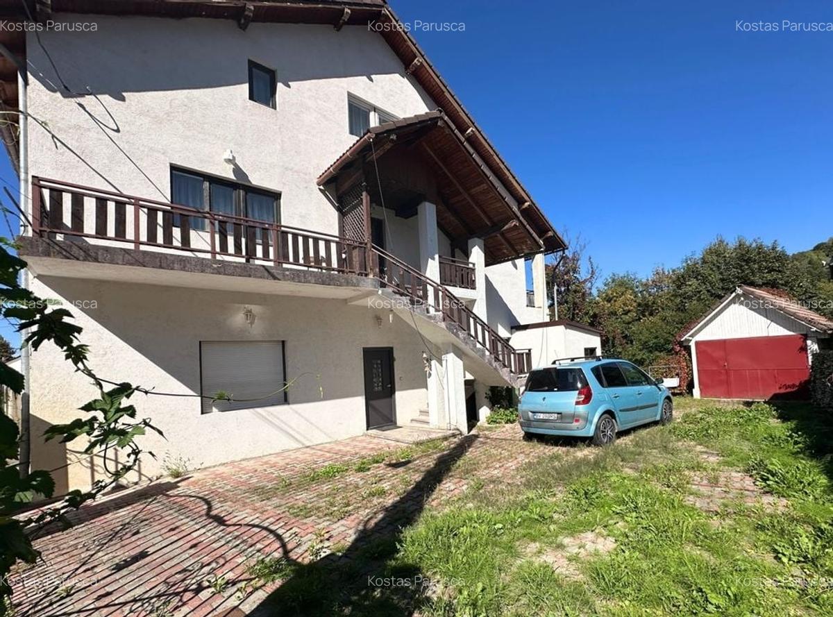 Vânzare casă Individuală 12 Camere la 5 minute de Castelul Bran - 1