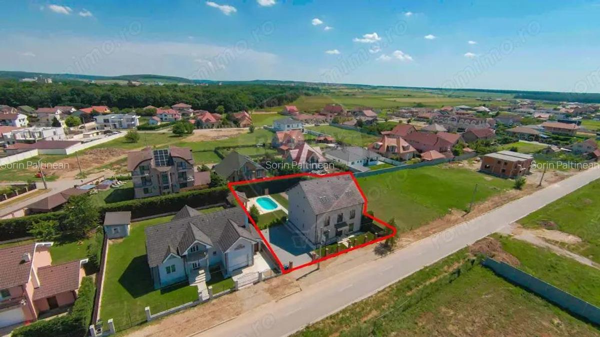 Pensiune cu piscina de vanzare in Beverly Hills , Sanmartin - 3