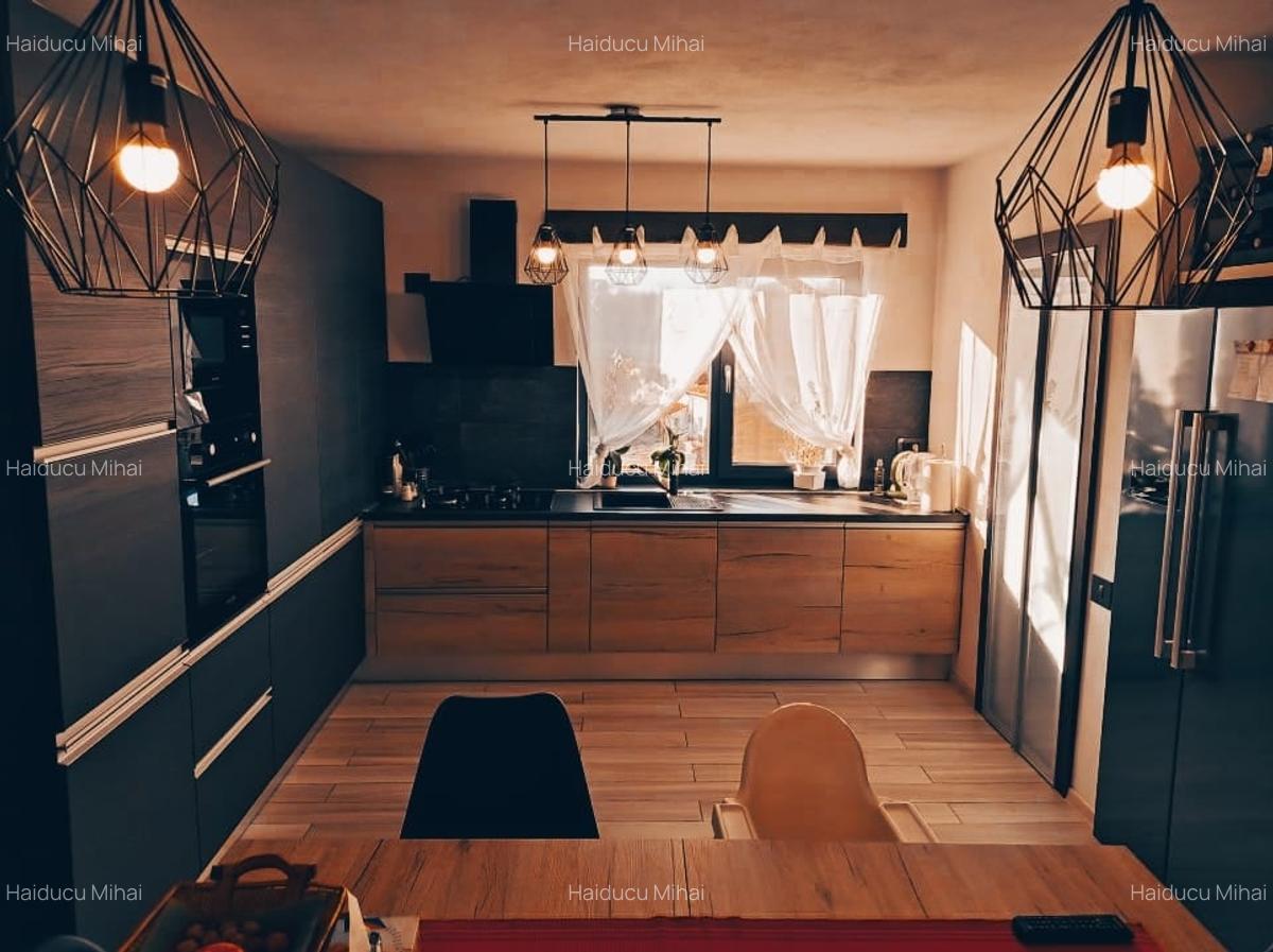 Casa / vila Platou Prundu - Craiovei , mobilata / utilata , finisaje moderne ! - 1