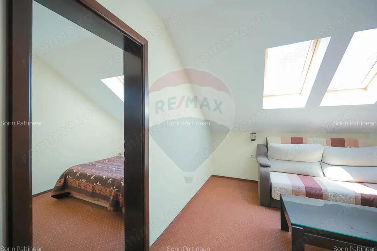 Pensiune cu piscina de vanzare in Beverly Hills , Sanmartin - 12