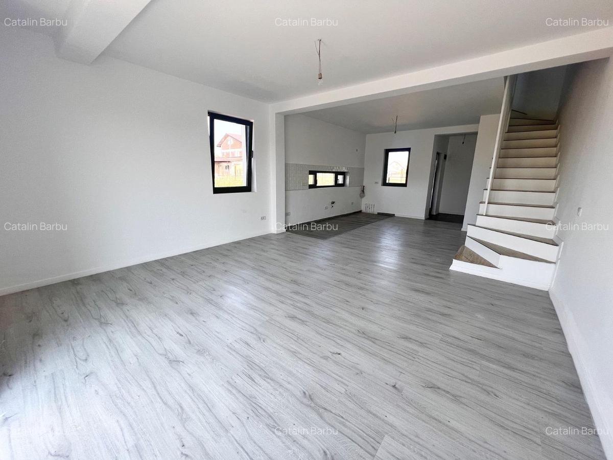Casa tip duplex -3 dormitoare- 2 bai utilate- - 5
