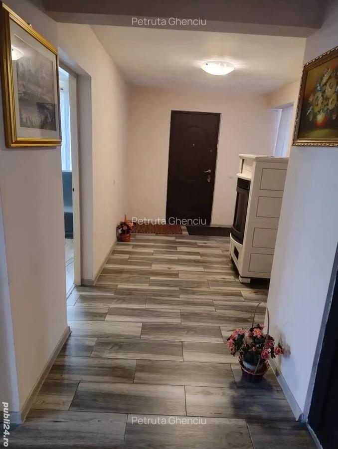 Vand casa la tara. - 5