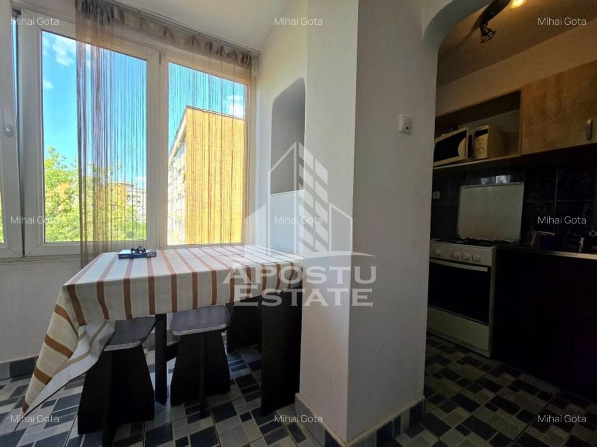 Apartament cu o camera, etaj intermediar,  zona Circumvalatiunii - 11