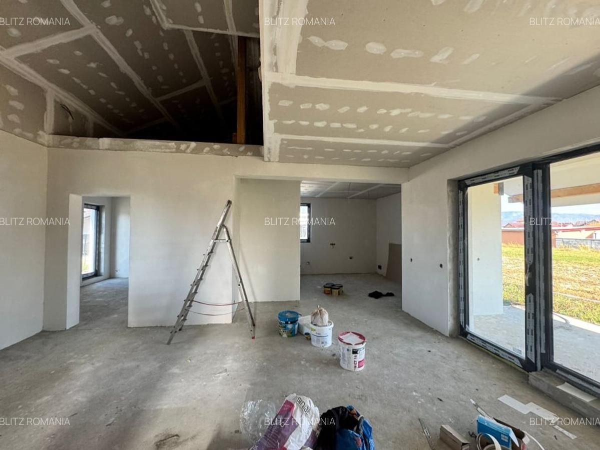 Casa noua, semifinisata -  aproape de oras! - 11