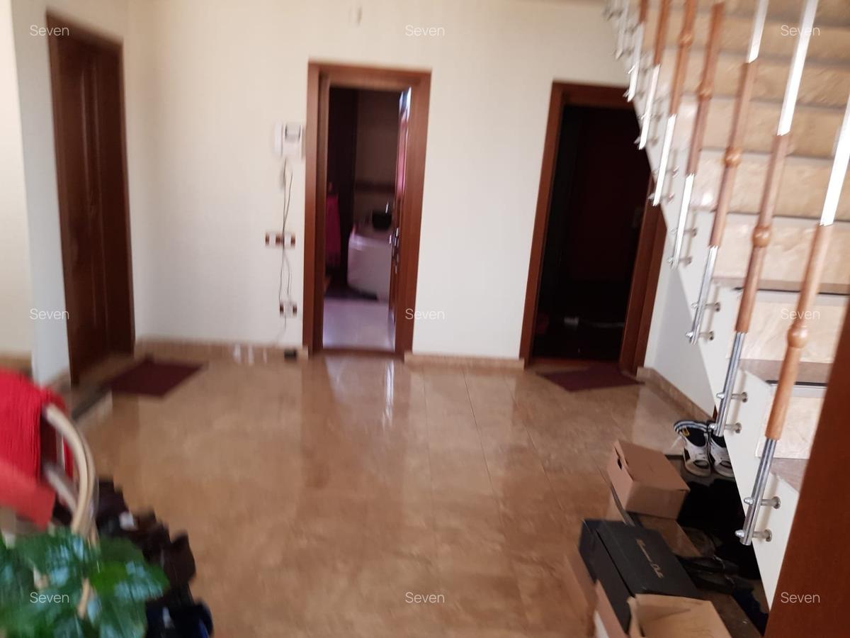 Vila S+P+E+M - zona Km. 5 - 450.000 euro(Cod E7) - 14