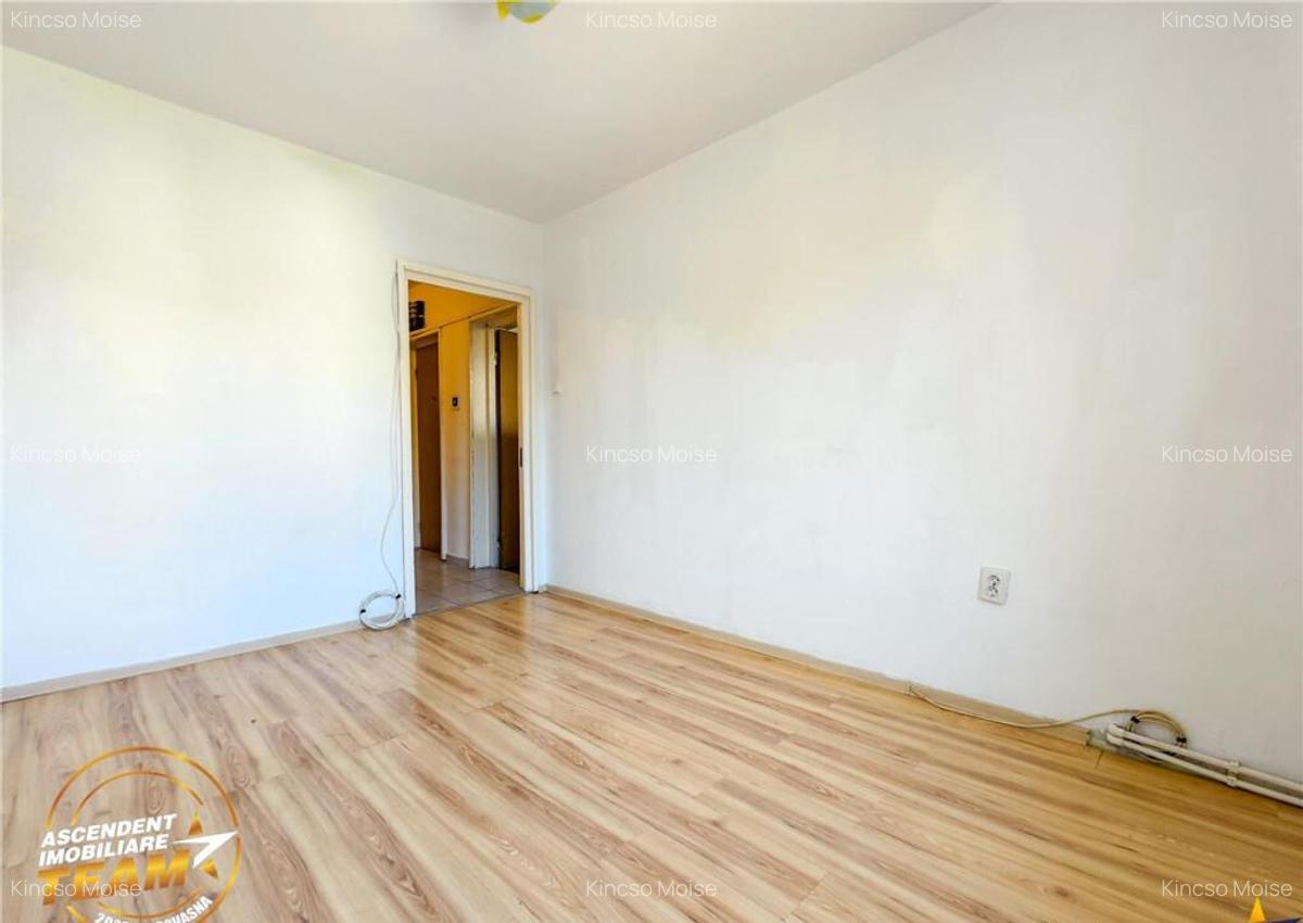 Tur Virtual! Decomandat,3 camere,locatie favorabila,Simeria, - 12