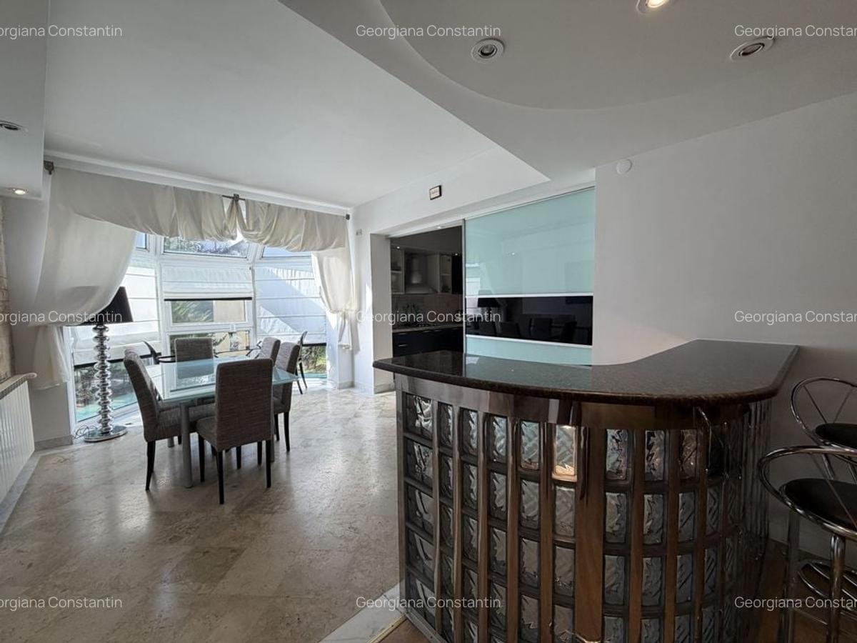 Vila cu piscina interioara, mobilata, langa British School - 14