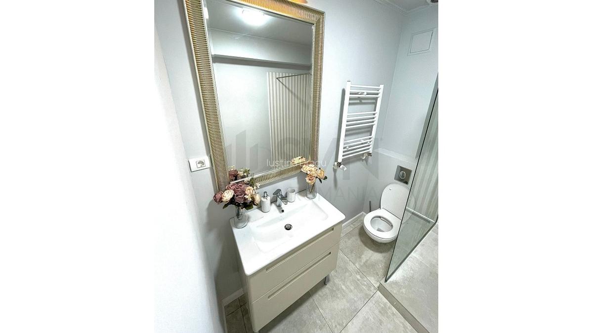 Apartament cu 8 camere decomandat în Aviației - 13