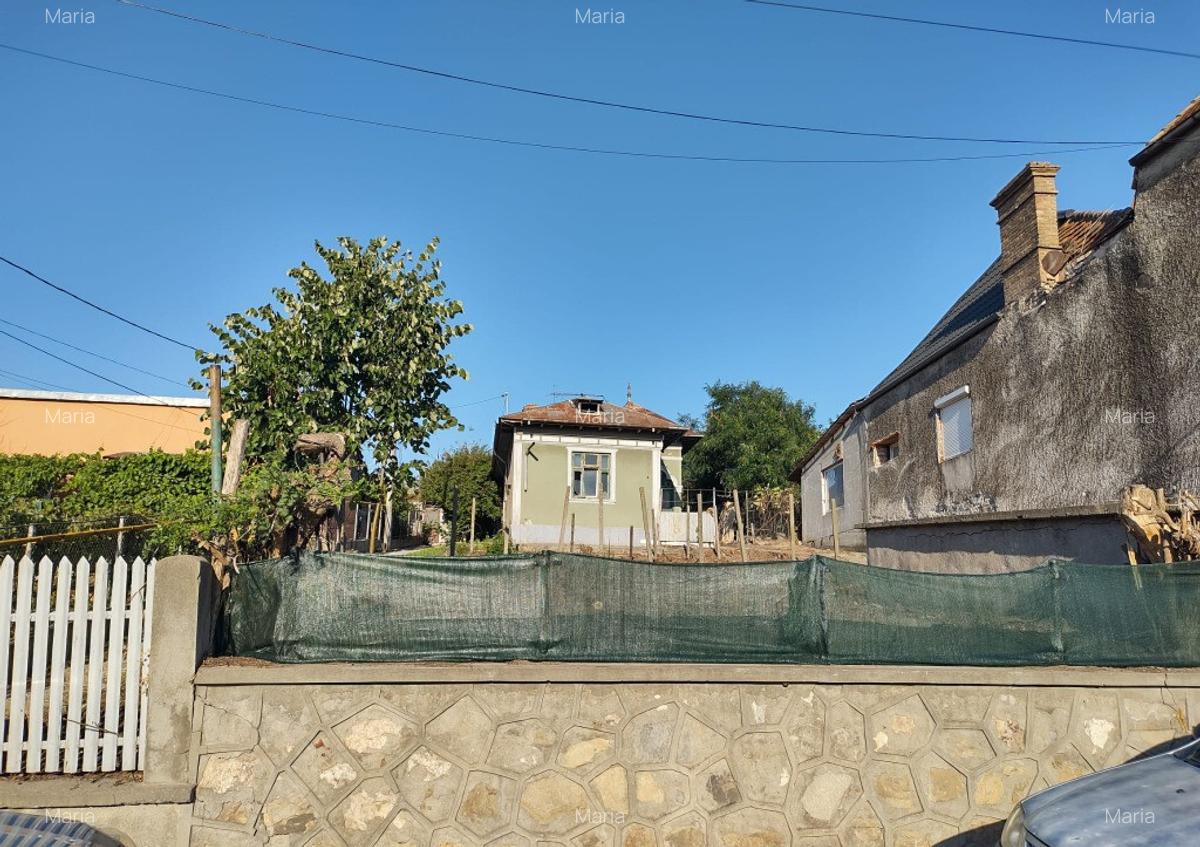 Teren 733mp central, casa ce poate fi renovata, oras Tulcea - 1