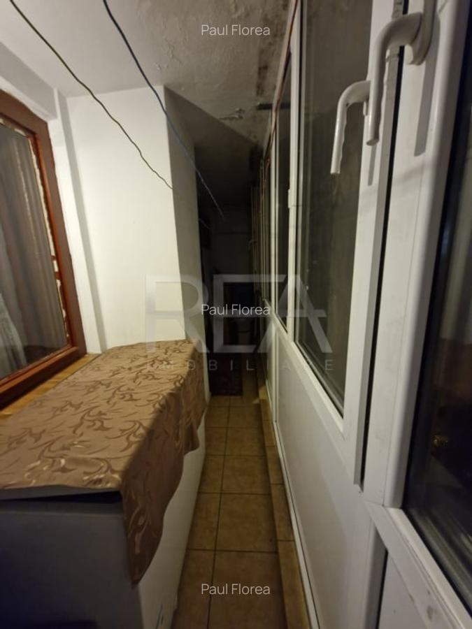 Apartament cu 4 camere - zona Auchan Vitan - 42