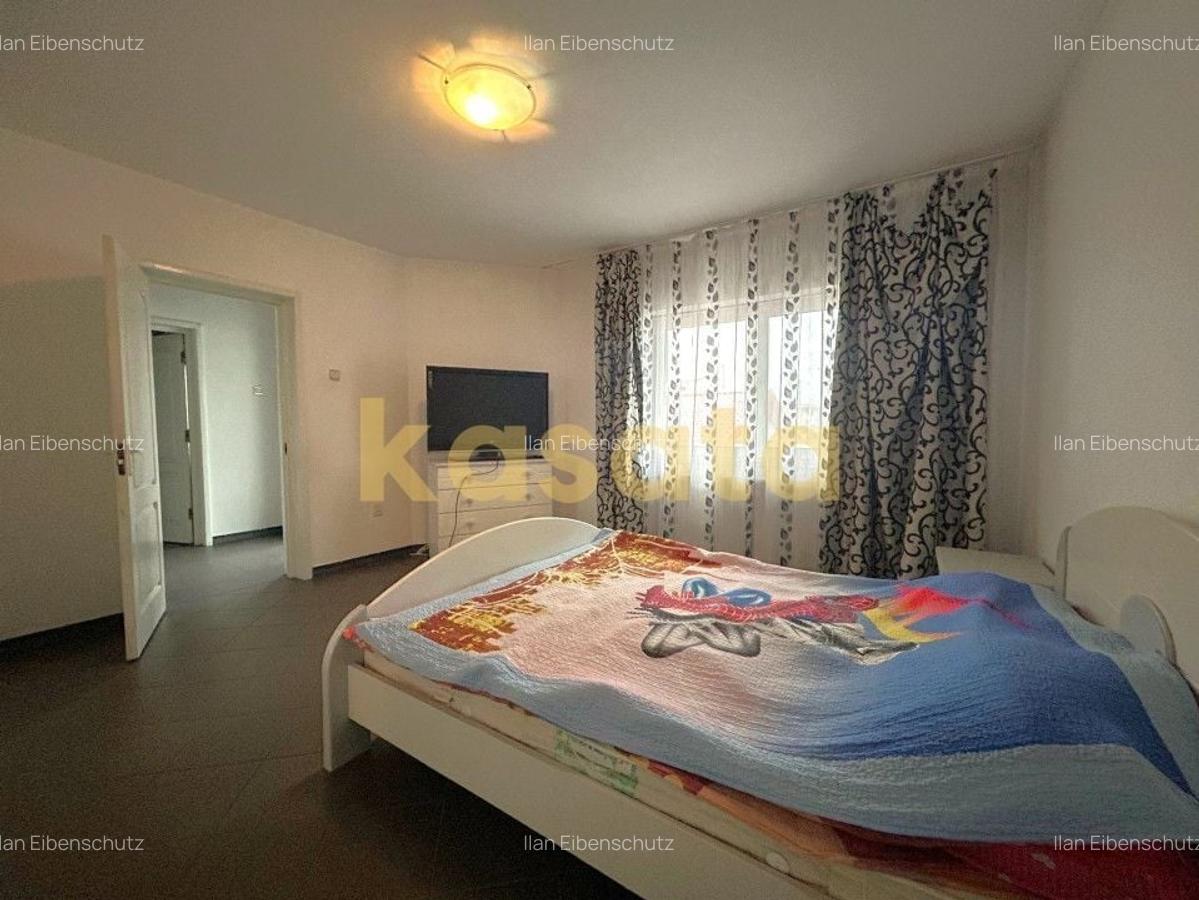 Casă spațioasă cu 5 camere în Crangasi | Curte 190 mp | 222 mp utili - 10