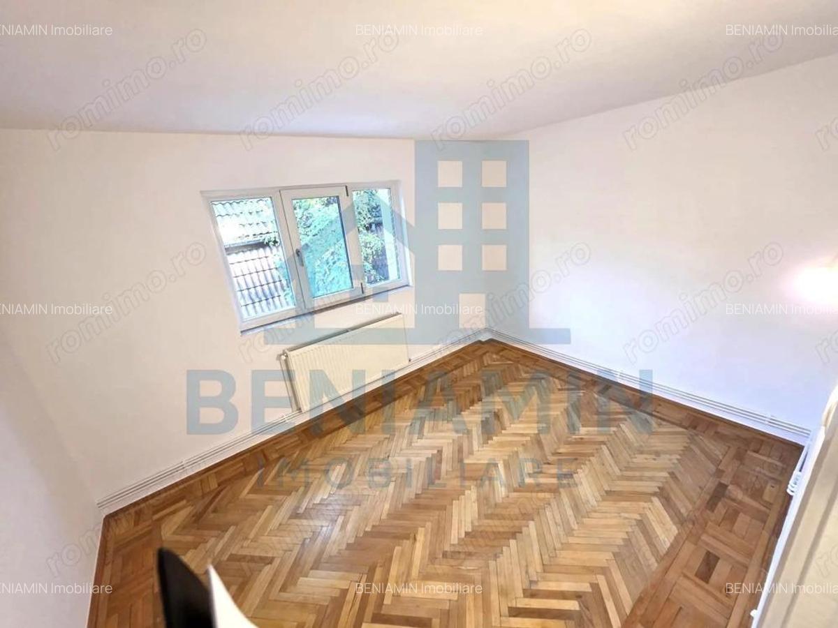 Apartament doua camere spatios Rovine etaj 1 cu centrala 54mp 1978 - 2