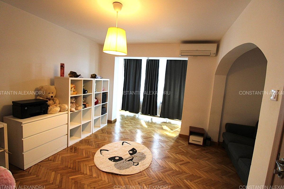Apartament cu 3 camere in zona Centru, langa Banca Nationala - 2