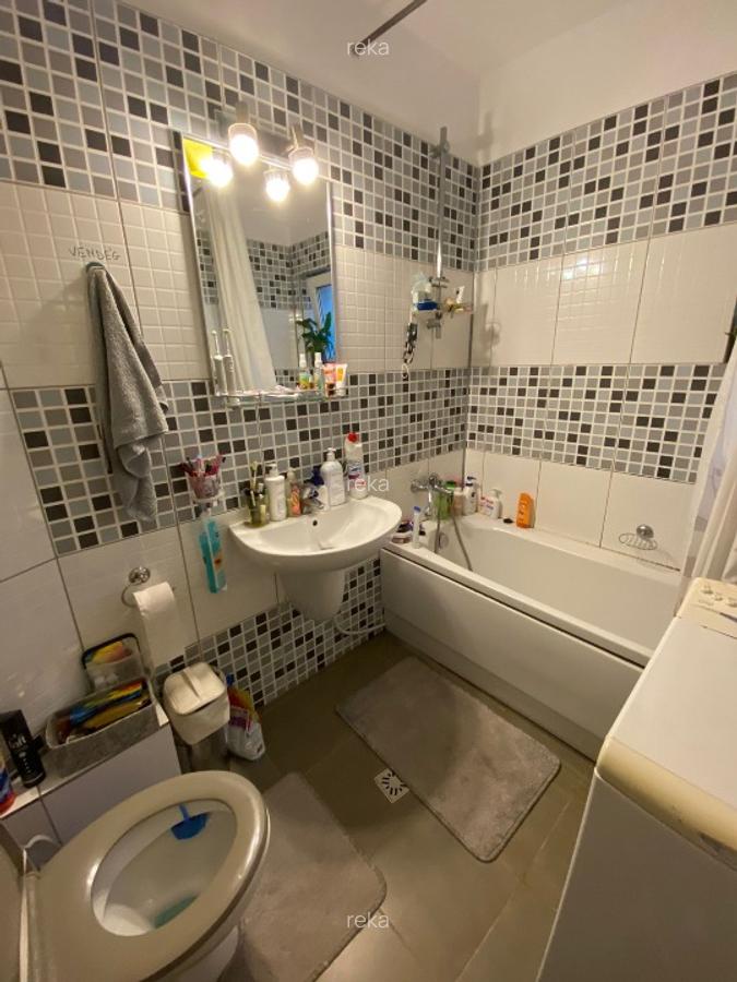 PE propune spre vanzare un apartament cu 3 camere, situat in zona străzii Salcâm - 4