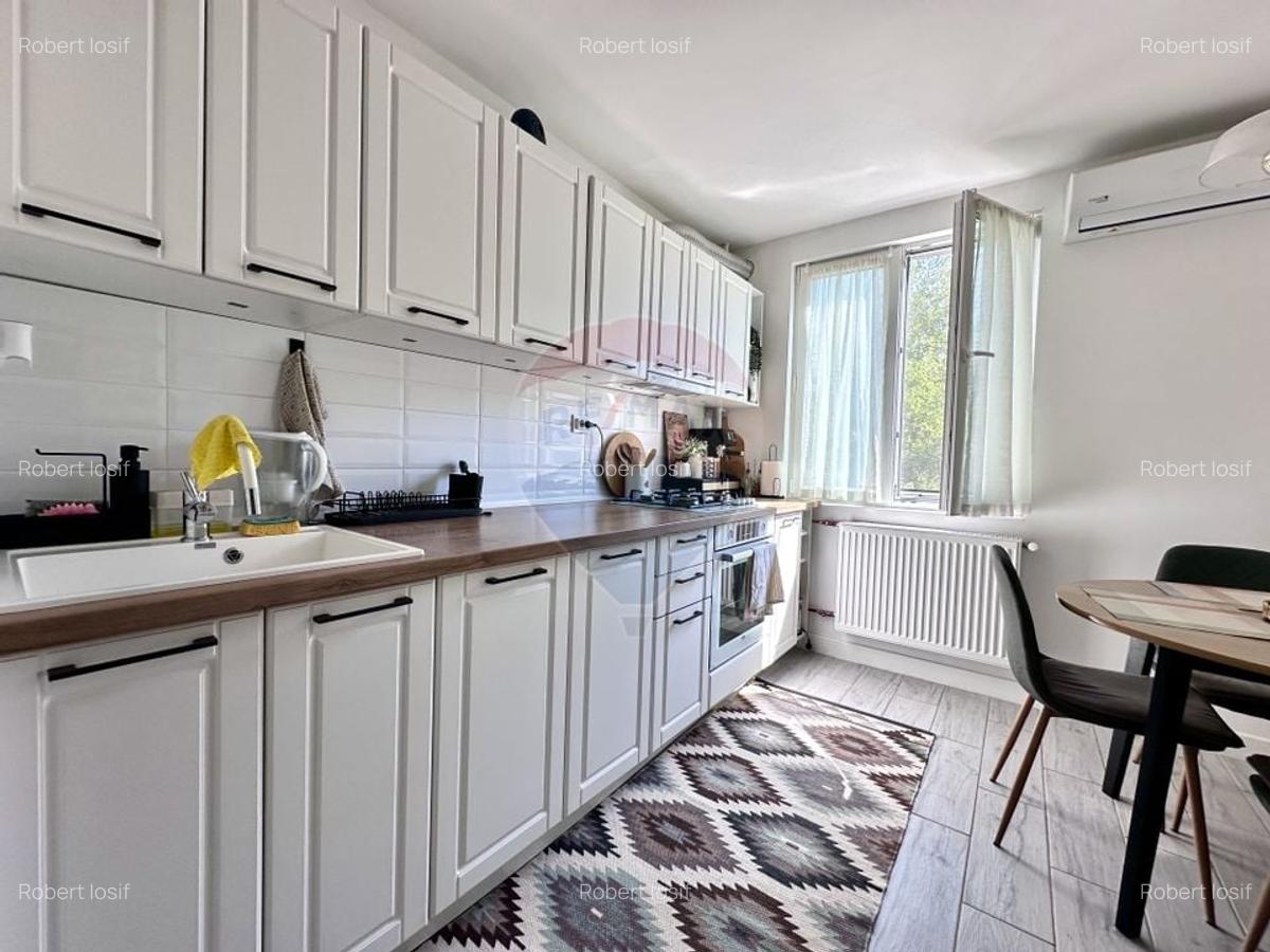 Apartament 3 camere de vanzare Bulevardul Timisoara - 1