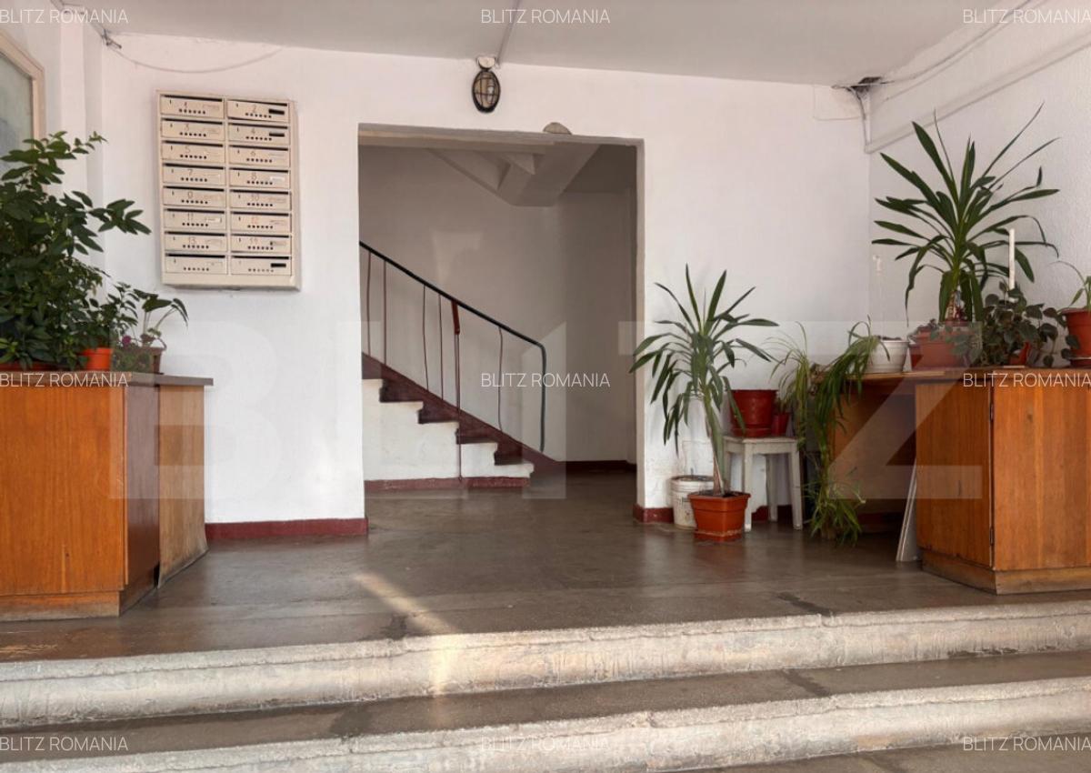 Apartament 2 camere, decomandat Micro 2 | Sta?ie autobu - 2