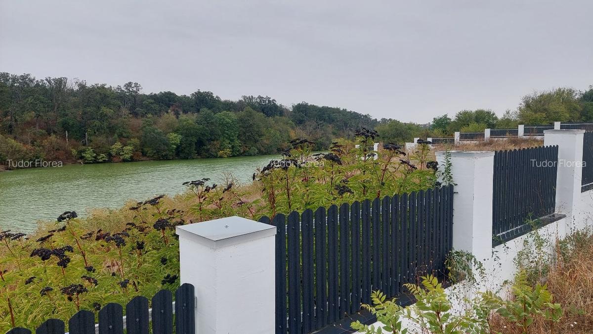 De vanzare teren cu deschidere la lac - 3
