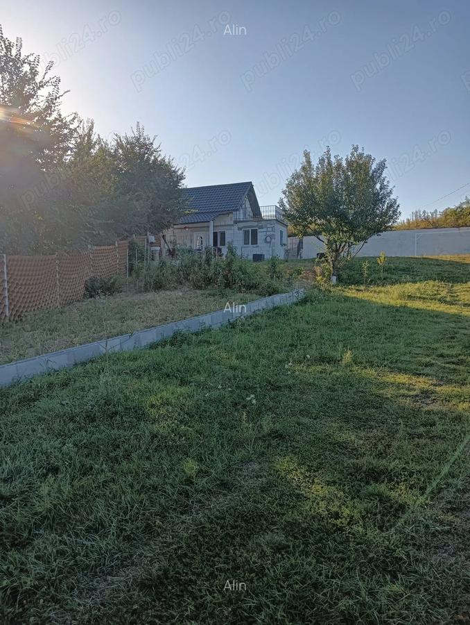 Vand casa cu 10 arii teren - 9