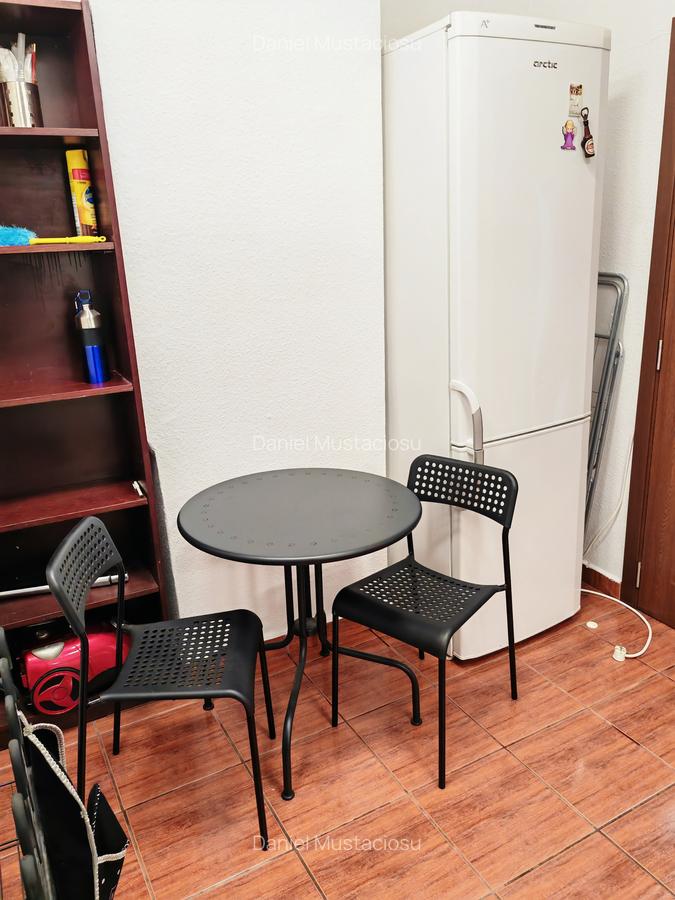 Piata Victoriei | vis a vis de metr.| Spatioasa in bl.anvelopat,vedere in piata - 13