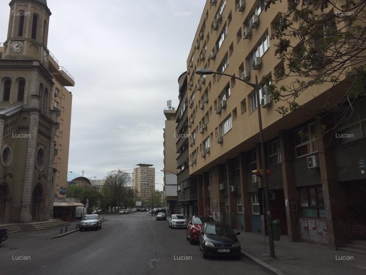 Garsoniera ultracentrala, mob., etaj 7, bloc solid, termoizolat, langa  Cismigiu - 18