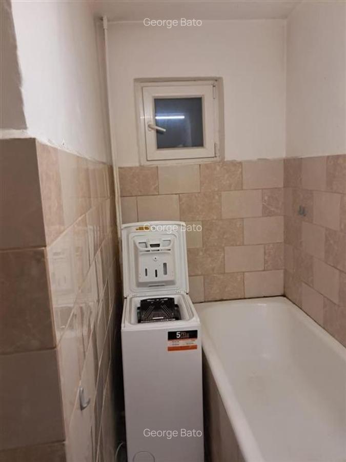 Apartament cu 3 camere decomandat în Nufărul - 8