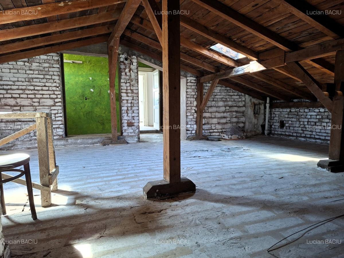 Investiție - 2 camere la mansardă 18 mp + pod 166 mp + teren 60 mp / comision 0% - 11