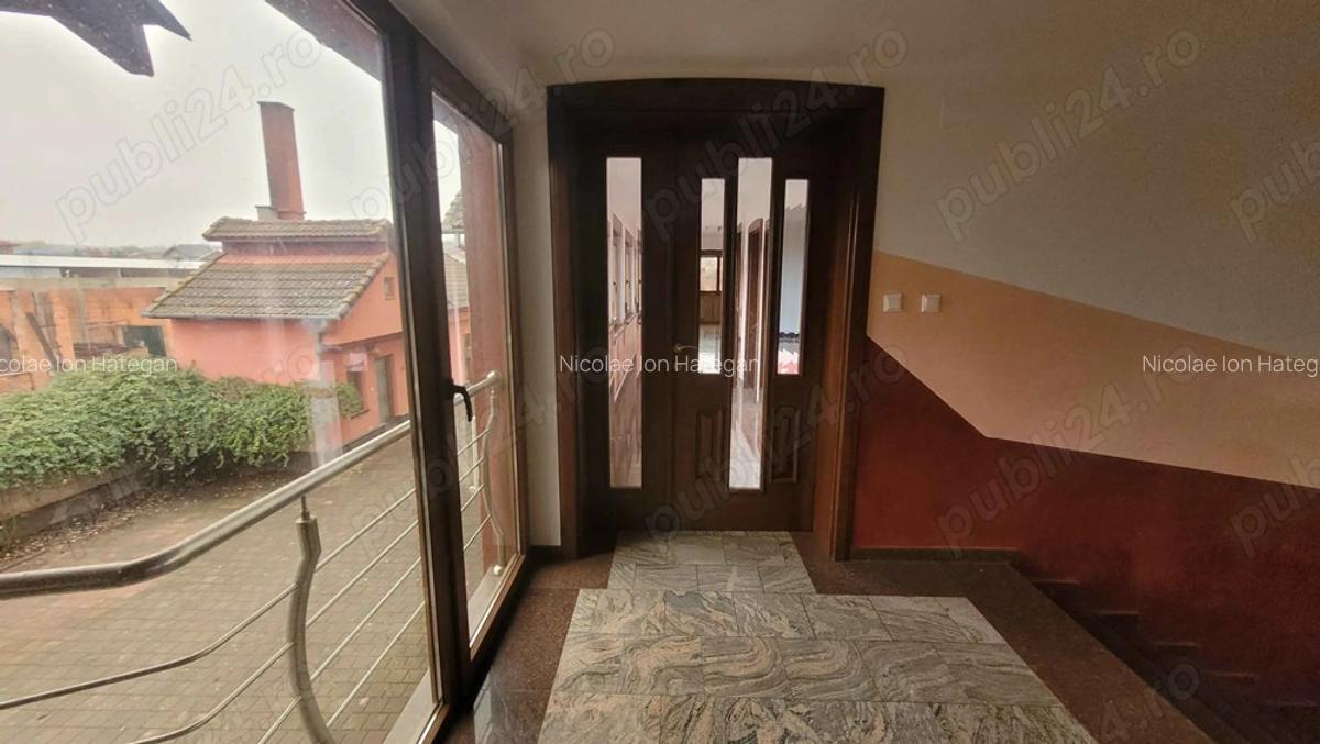 Imobil cu 3 case:C1 -3 nivele;C2-2nivele;C4-1 nivel;C3;C5;Piscina;Foisor - 13