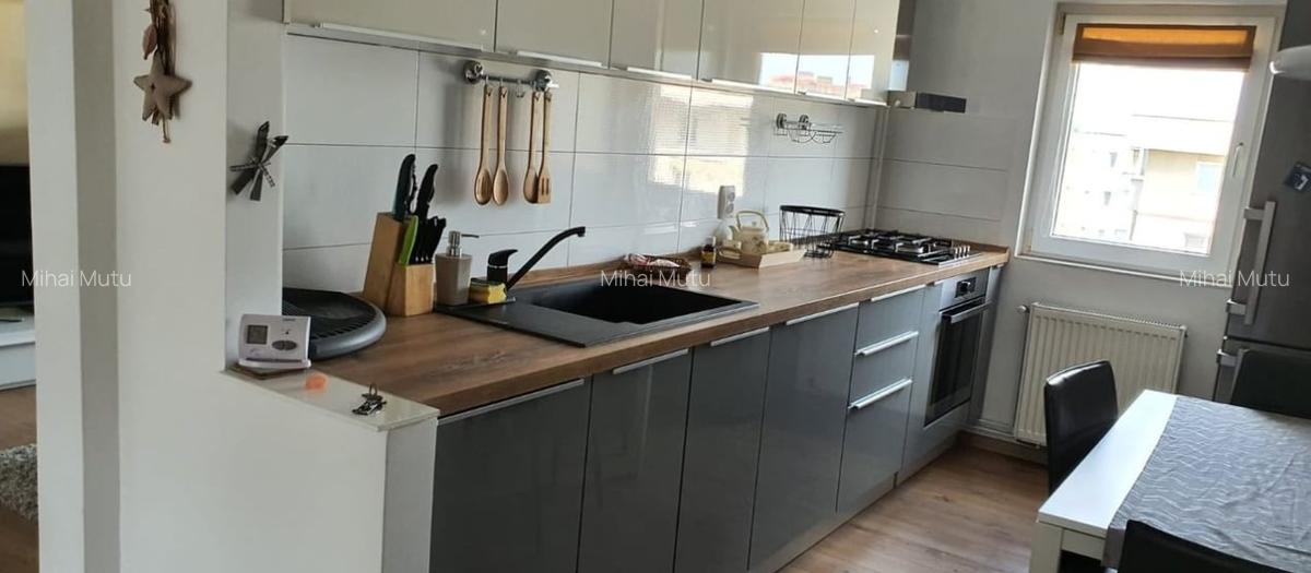 Inchiriere apartament 3 camere 600EUR - 2
