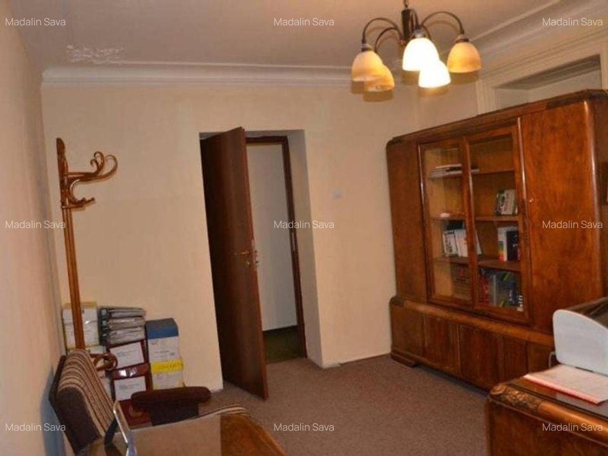 ARMENEASCA - UNIVERSITATE  - 6 camere stradal, locatie deosebita - 12