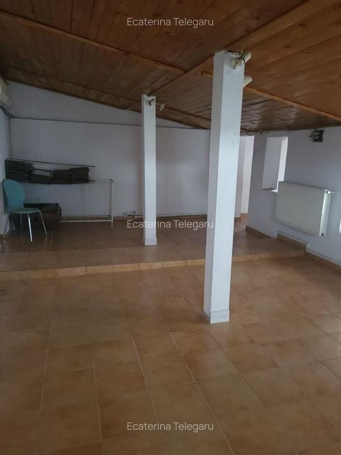 Casa tip vila mansardata, centrala si curte proprie, loc de parcare, 8min metrou - 1