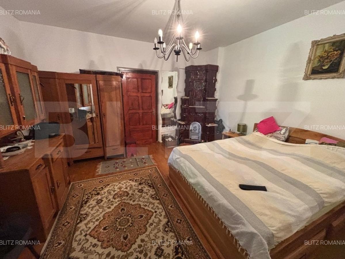 Vila de vanzare, cu 4 camere, 320 mp, zona Șuvita - 2