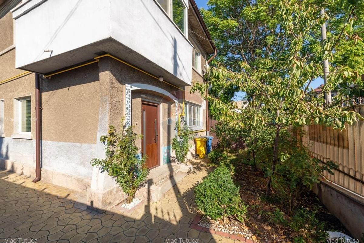 Casa / Vila cu 3 camere de inchiriat strada Pargarilor Stefan cel Mare - 29